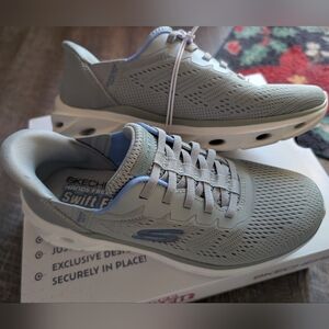 NIB Skechers Swift Fit Women's Shoes Size 6.5